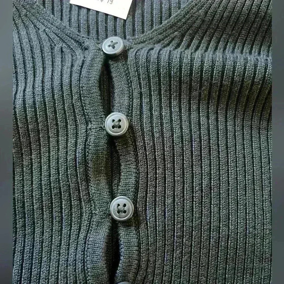 Abercrombie & Fitch Long Sleeve Knit Ribbed
Button Down Bodycon Dress Size XS - Picture 7 of 11